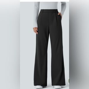 Halara Black Women's Wide-Leg Pants
Size Medium (6-8)
Inseam 5’3”-5’7”